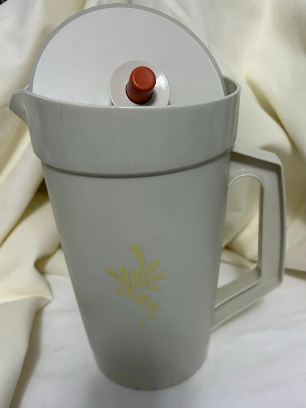 Vintage Tupperware Pitcher Almond 2 Quart #800-5 With Almond Lid Orange Button
